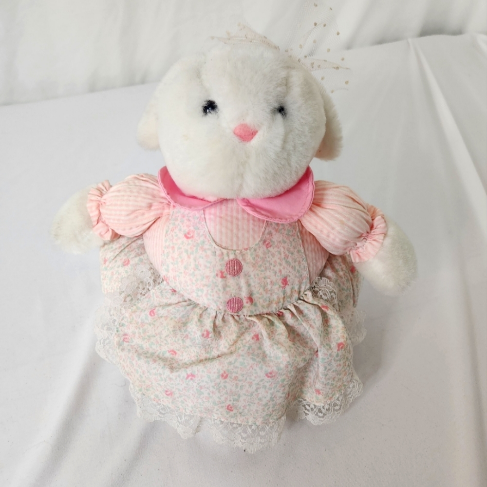 Vintage Rabbit Easter Basket or Sewing Kit 1990 T.L.Toys